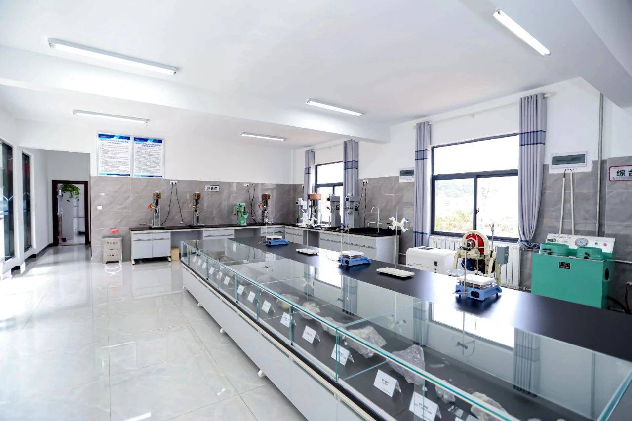 1753084735853692.jpg 777.jpg