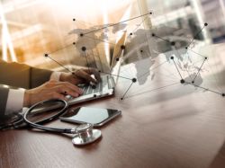 京东健康（06618）发布循证医学AI产品“知医”  助力医生临床与科研场景