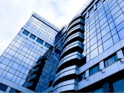 地產利潤持續縮水 多家房企發佈2025年盈利預警公告