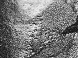 美股異動 | 現貨白銀歷史性進入「三位數」時代 概念股普漲