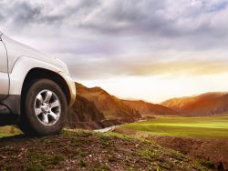 港股异动 | 汽车街(02443)午后一度放量升44% 上日股价曾创新低 下周或被剔除港股通