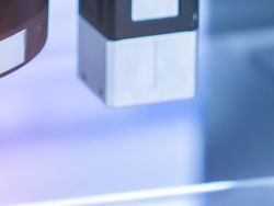 博通高管拉響行業警報：臺積電(TSM.US)產能逼近極限，AI芯片供應鏈面臨瓶頸