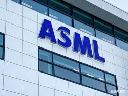 美拟立法强制盟友对华收紧光刻机限制 阿斯麦(ASML.US)股价承压下挫