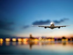 港股異動 | 航空股集體反彈，中國國航、東方航空漲超5%，南方航空漲超4%，南方航空漲超3%