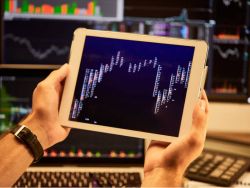 中信证券：港股逼空交易和pair trading共现！建议关注软件、军工等方向