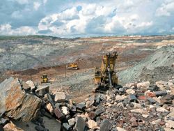 必和必拓(BHP.US)黑德蘭港工人再次罷工 全球鐵礦石市場繃緊神經