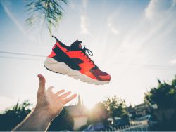 美股异动 | 耐克(NKE.US)跌超5% Q1营收不及预期